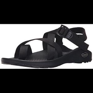 Women's all-black Z2 Chacos